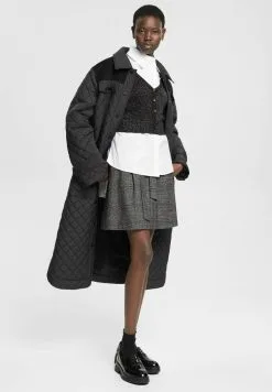 ESPRIT KURZER MIT V-AUSSCHNITT UND GLITZER-EFFEKT - Neuletakki -Halpa Esprit Kauppa 03ce39c5bd824f8b995300bcfdcd171a