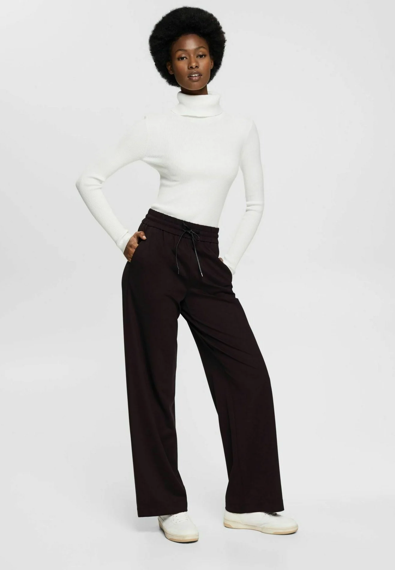 ESPRIT IM STIL - Verryttelyhousut 4 ESPRIT IM STIL - Verryttelyhousut - Image 2