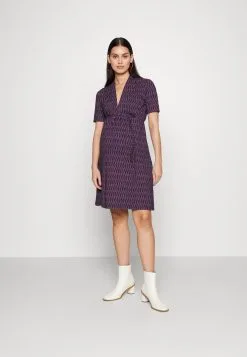 Edessä -Halpa Esprit Kauppa 108546b0421d4a2db99d16ecbb7eade2