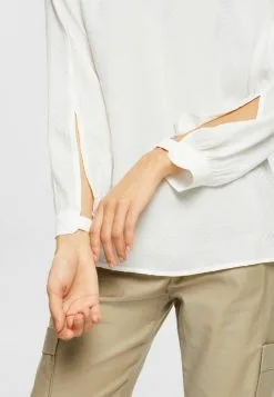 ESPRIT MIT TUPFEN - Pusero 11 ESPRIT MIT TUPFEN - Pusero -Halpa Esprit Kauppa 11e99476de9d4d3fa81e635b15de9cd0