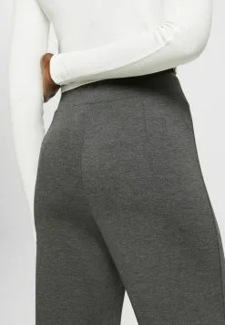 ESPRIT CROPPED MIT WEITEM BEIN - Housut -Halpa Esprit Kauppa 1558ffdfadb84cc391a401b3721e332e