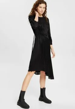 ESPRIT MIT ASYMMETRISCHEM SAUM - Vapaa-ajan Mekko -Halpa Esprit Kauppa 466303a7b5574a0381e4d5bfa2173445