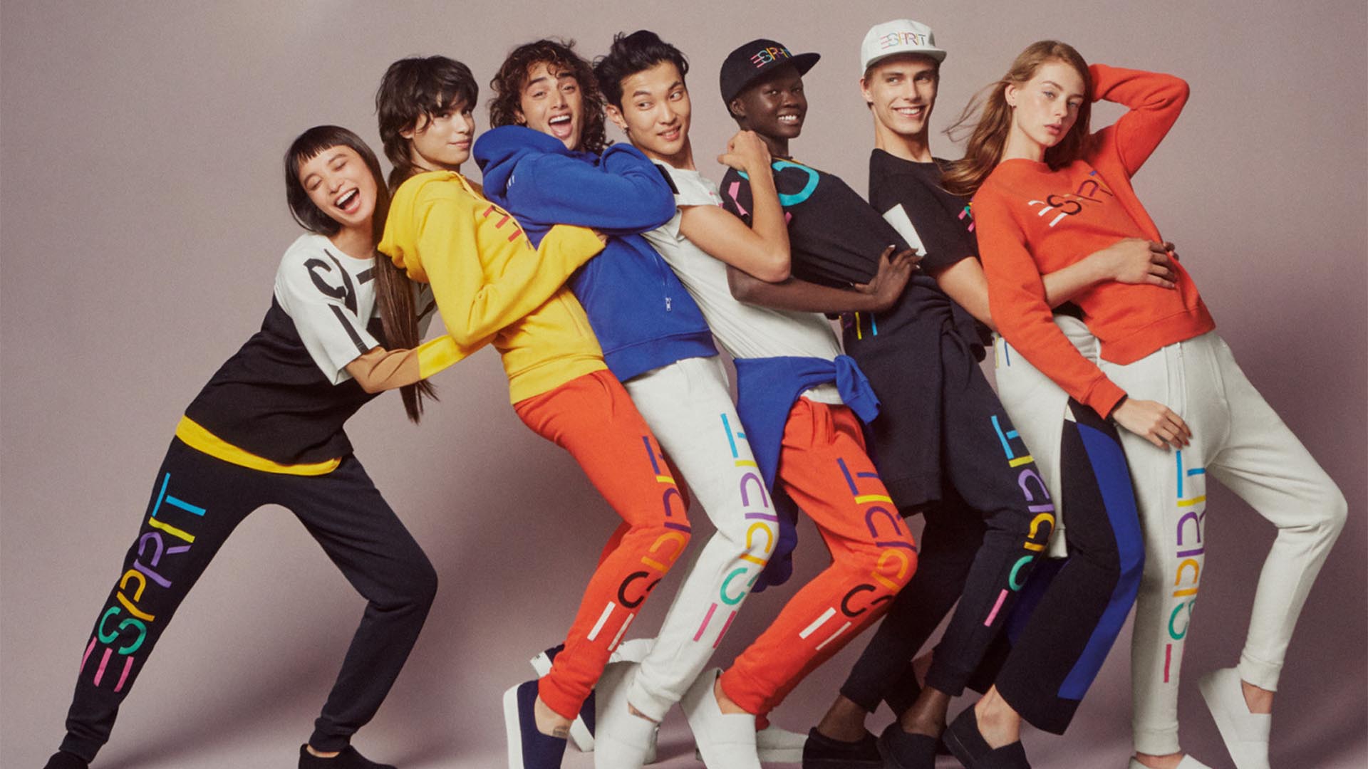 Edessä -Halpa Esprit Kauppa 523