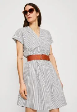 ESPRIT STRIPE DRESS - Paitamekko -Halpa Esprit Kauppa 6f24a32b274949989a7bfe6523532101