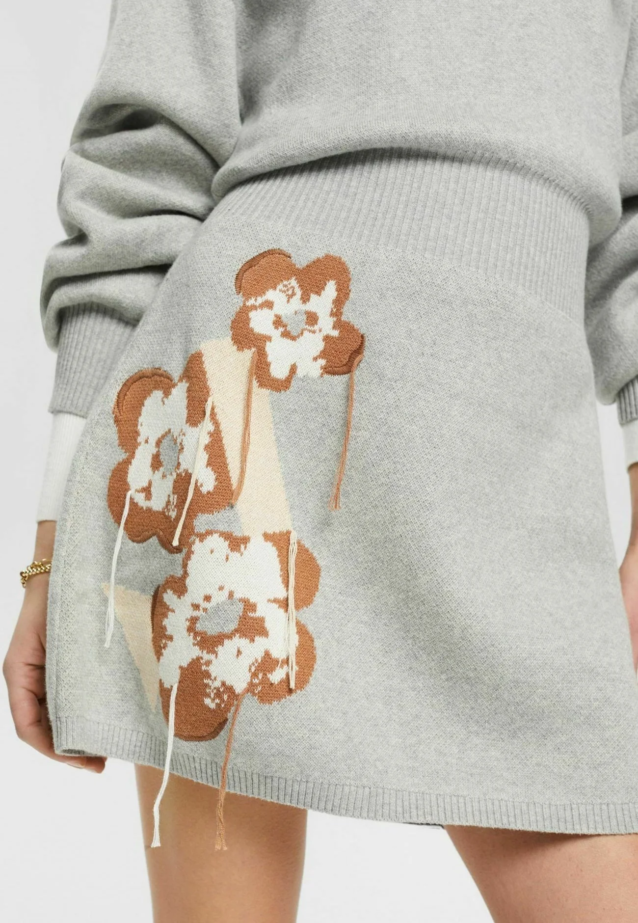 ESPRIT FIT-AND-FLARE MIT FLORALEM MUSTER - Neulemekko 6 ESPRIT FIT-AND-FLARE MIT FLORALEM MUSTER - Neulemekko - Image 4