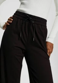 ESPRIT IM STIL - Verryttelyhousut 11 ESPRIT IM STIL - Verryttelyhousut -Halpa Esprit Kauppa 80d80943cebe4b79abae55a76db1a78b