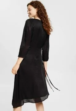 ESPRIT MIT ASYMMETRISCHEM SAUM - Vapaa-ajan Mekko -Halpa Esprit Kauppa 8b162737c1844c32bac5a2f105459c9d