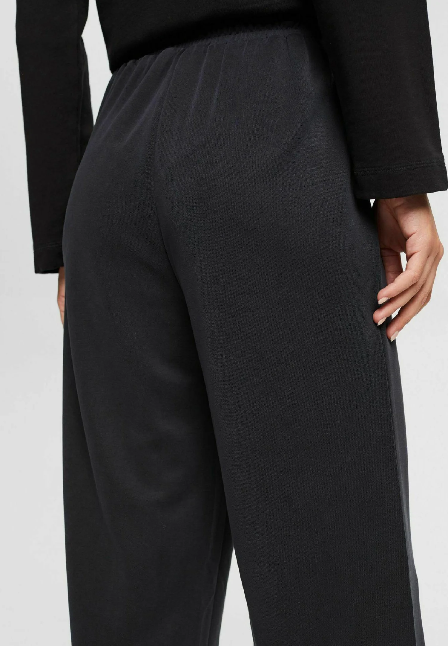 ESPRIT Verryttelyhousut 7 ESPRIT Verryttelyhousut - Image 5