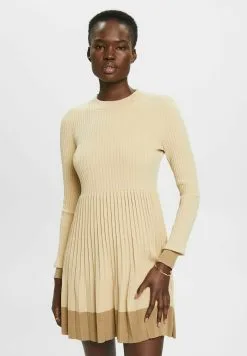 ESPRIT MIT RUNDHALS - Neulemekko