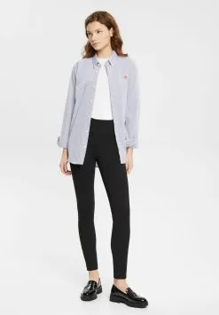 Edessä -Halpa Esprit Kauppa bbc8c1791f5d40fbb44389f9becd7ed6