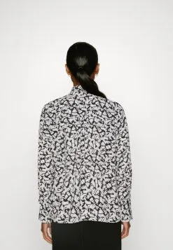 ESPRIT CREPE - Paitapusero -Halpa Esprit Kauppa d91ed081364342159a8368159a9c15b3