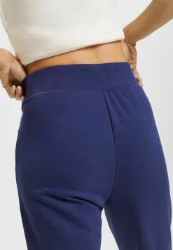 IN CROPPED-LÄNGE - Verryttelyhousut 12 IN CROPPED-LÄNGE - Verryttelyhousut -Halpa Esprit Kauppa fca44a13d42d45c69897d3277202d3f5